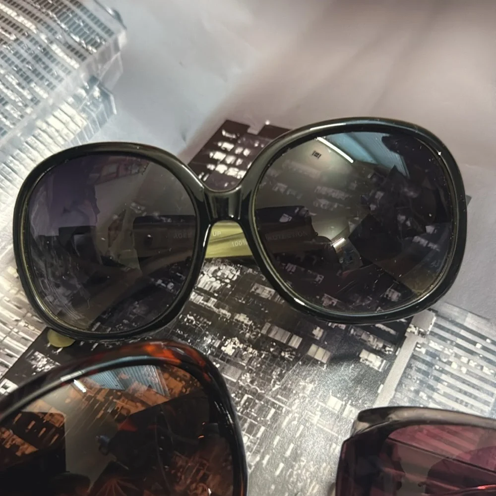 Stylish Oversized Sunglasses Set - Picture 5 of 7